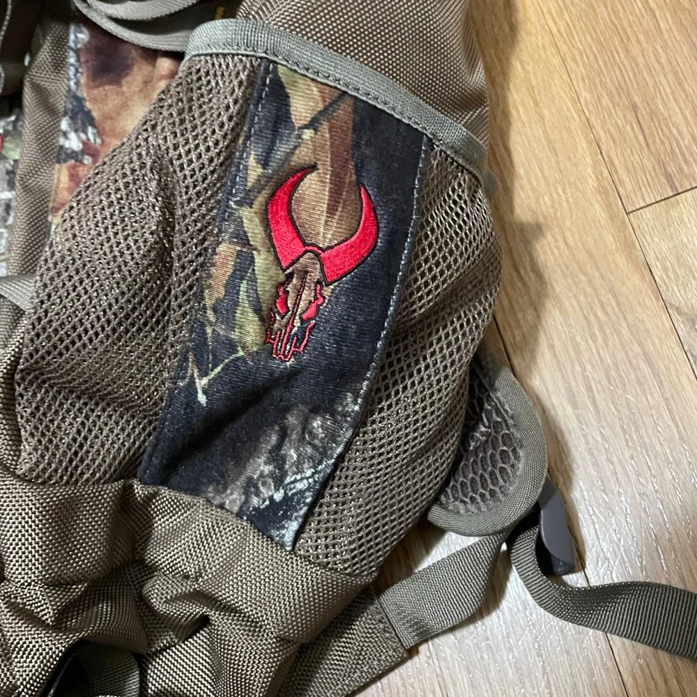 Badlands Hunting Daypack Realtree Camouflage Hydration Ready Tactical Backpack